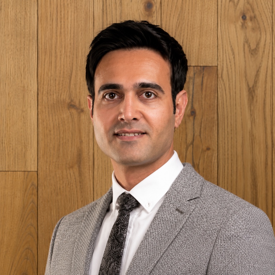 Ali Akbarpour, Digital Marketing at iExcel